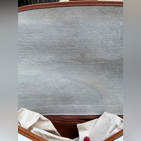 Vintage Dooney & Bourke AWL Leather Off White Tan Crossbody Saddle Bag - Picture 8 of 12